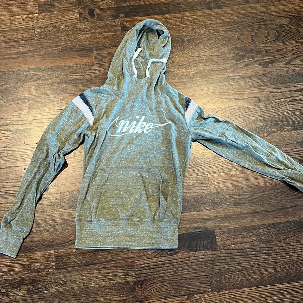 NIKE XS lightweight hoodie pullover
